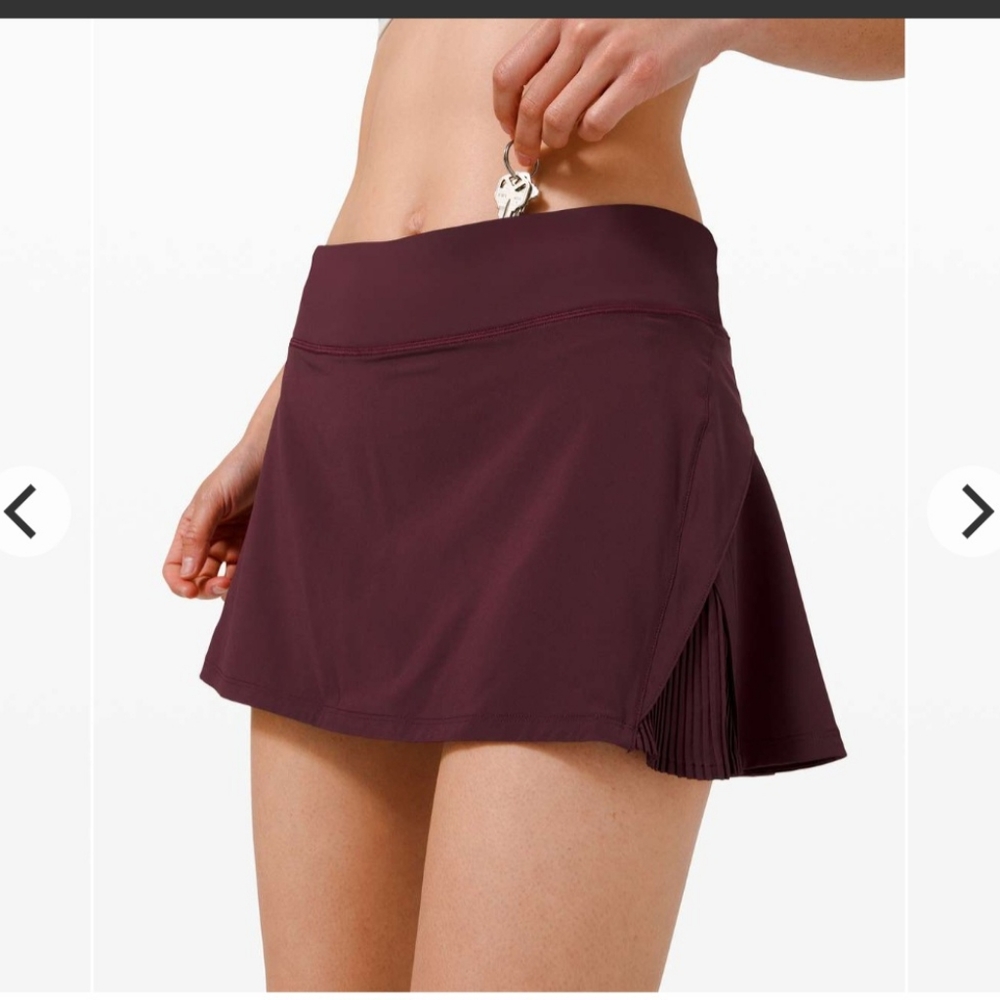 Lululemon Play Off the Pleats Skirt 6 Reg Cassis